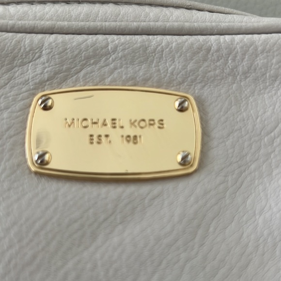 Beige Michael Kors Crossbody - Picture 6 of 10